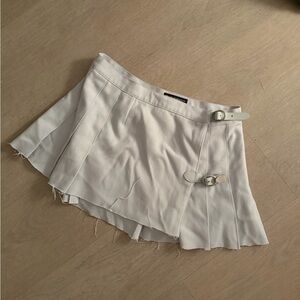 Brandy Melville White Pleated Skirt